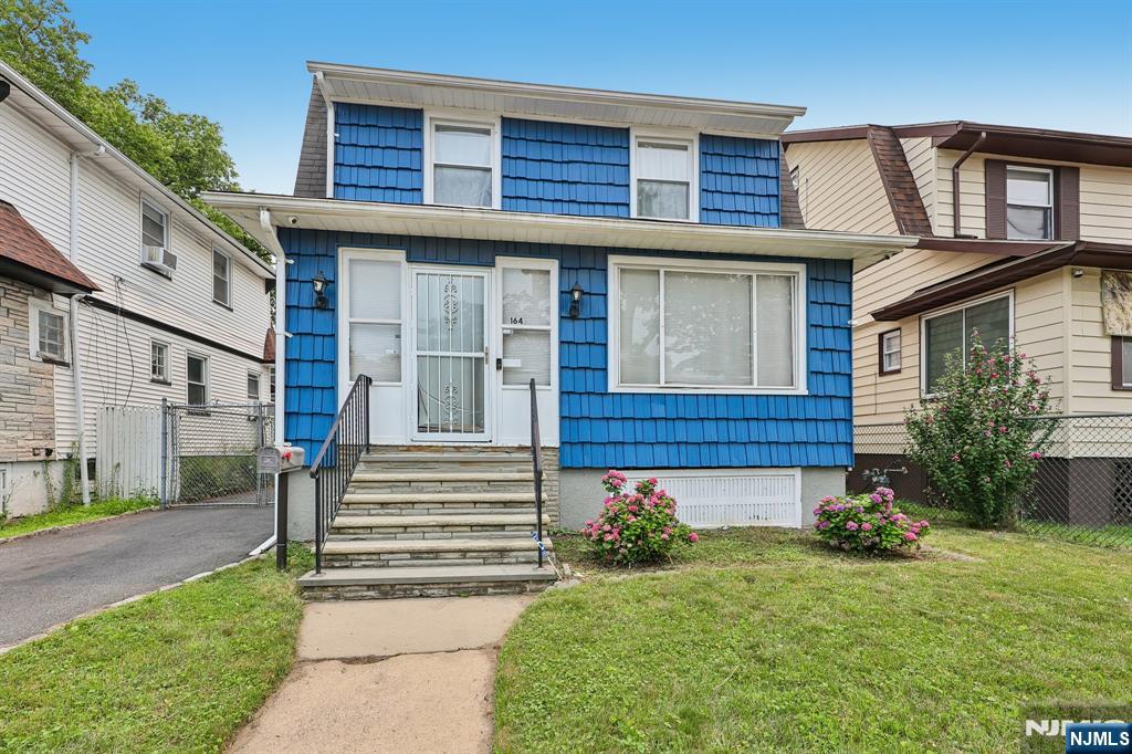 164 Freeman Avenue
