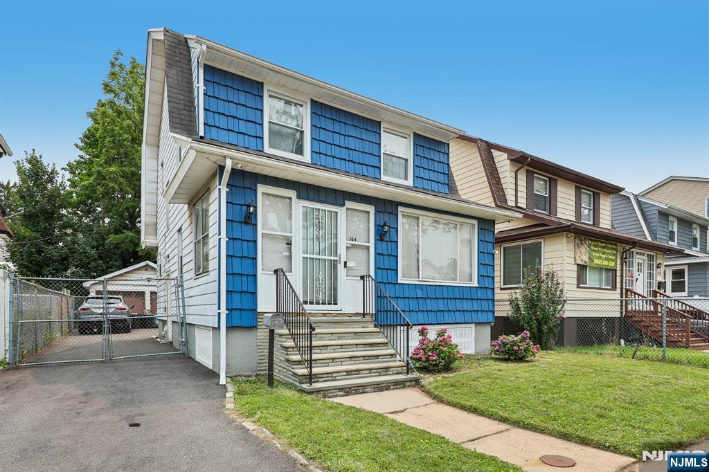 164 Freeman Avenue - Photo 2