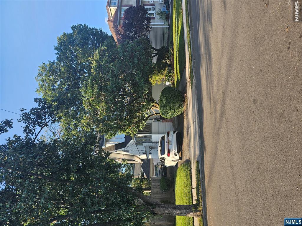 99 Bradley Ave, Bergenfield, NJ 07621
