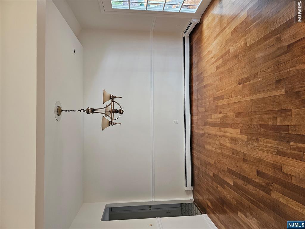 99 Bradley Ave, Bergenfield, NJ 07621