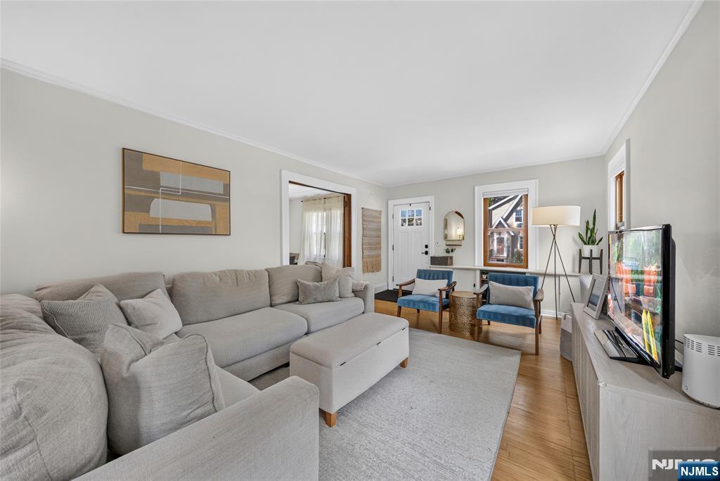 129 Demarest Avenue - Photo 5