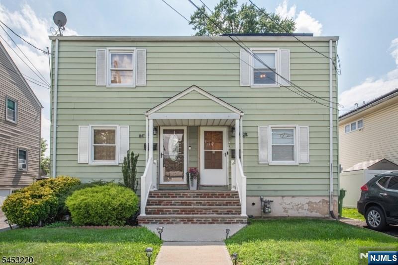 1109 Lincoln Street - Photo 2