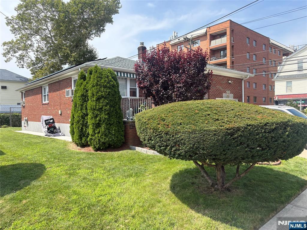 100 Crescent Avenue - Photo 2