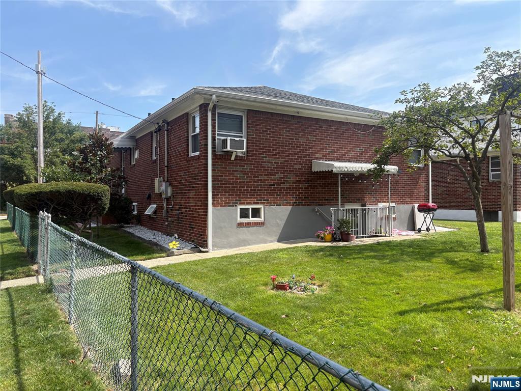 100 Crescent Avenue - Photo 3