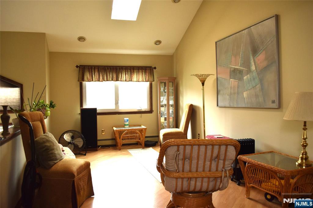 27 3rd Avenue - Photo 3