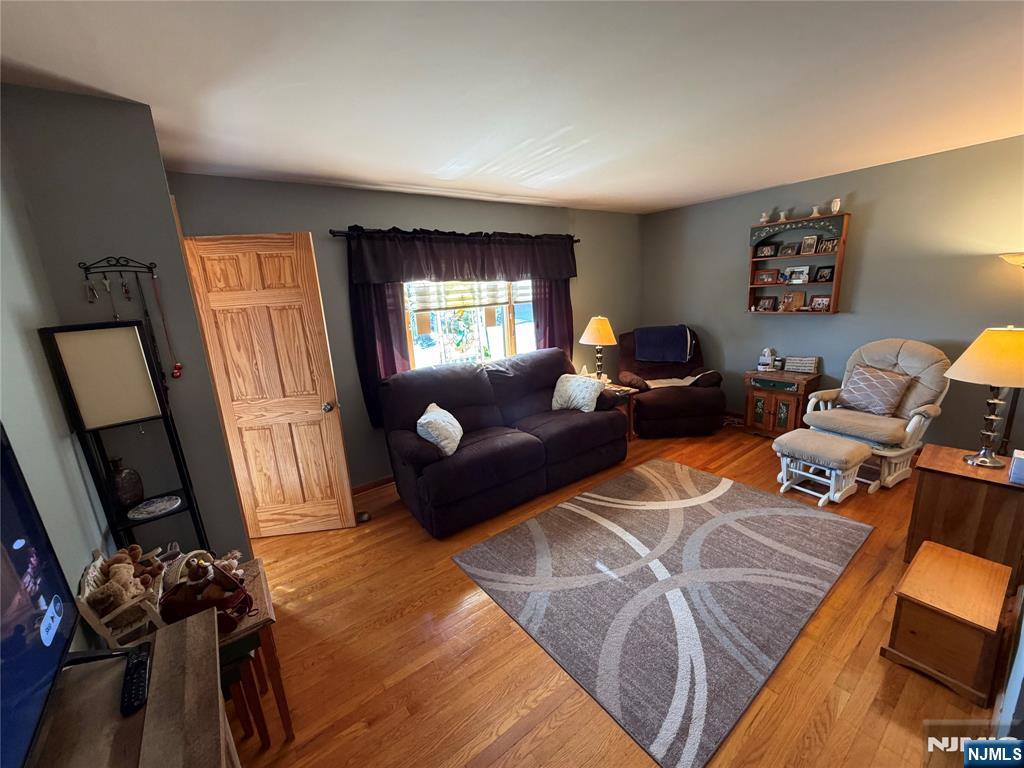 407 Berry Ave, Carlstadt, NJ 07072