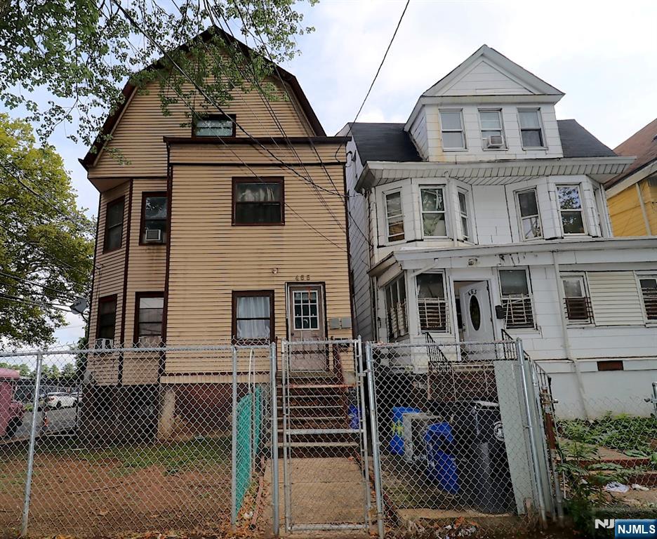 465 4th Avenue - Photo 2
