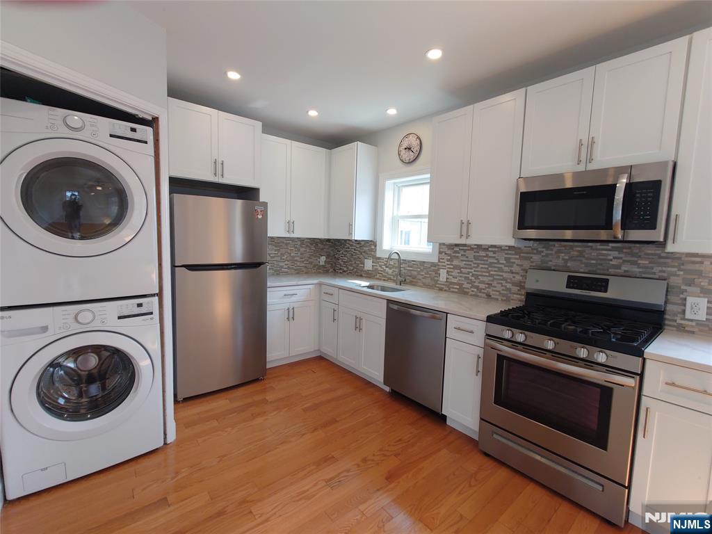 190 Cedar Street 2nd Fl - Photo 4