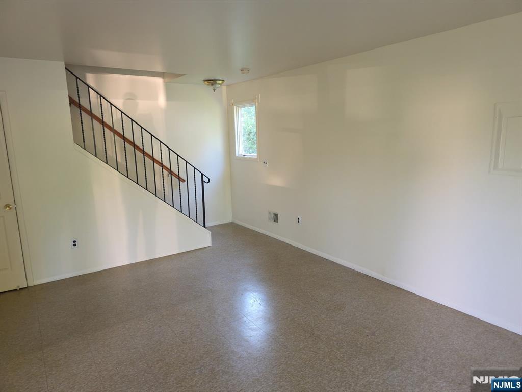 138 Ethel Avenue - Photo 3