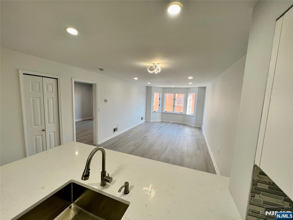 404 Williams - Photo 1
