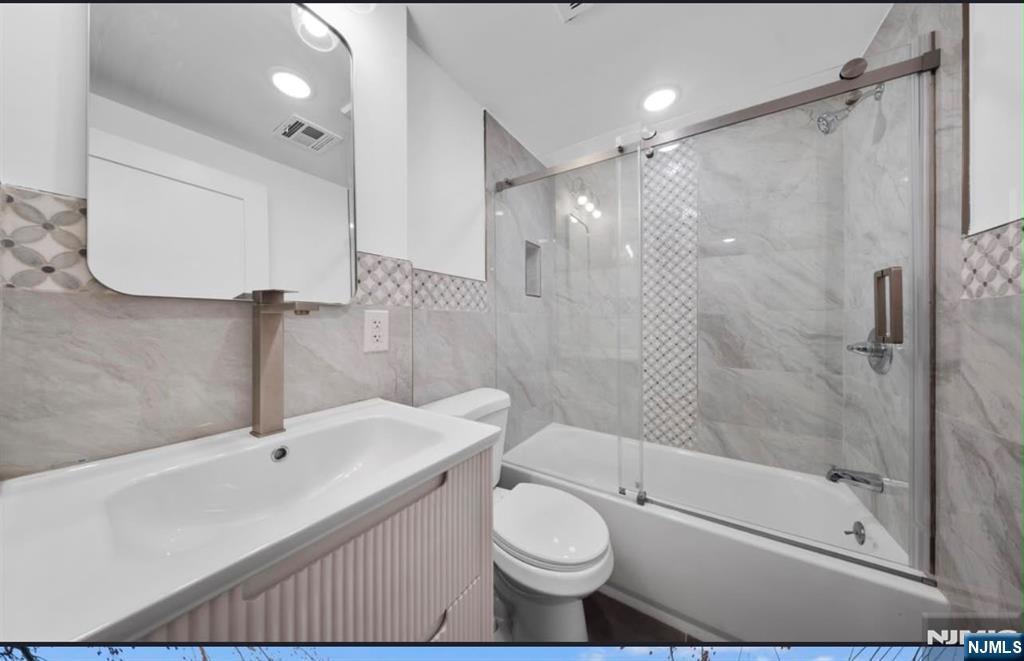 1111 53rd Street B - Photo 3