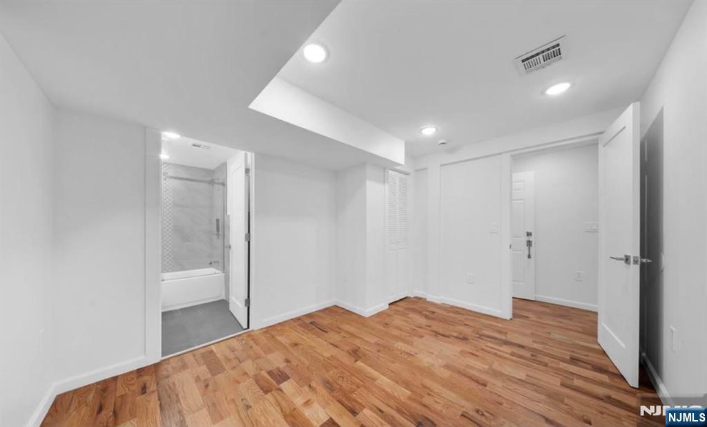 1111 53rd Street B - Photo 4