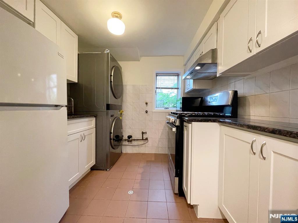 488 Walnut Street 1st FL - Photo 3