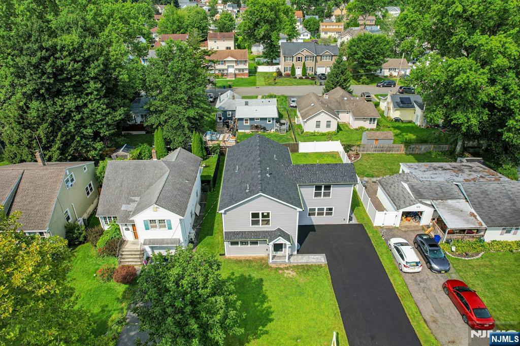 Photo 4 of Single family home for sale at 15 Seminole Ave, Par Troy Hills Twp., NJ 07034 | MLS# 26030912 | Listing updated on 2026-09-15