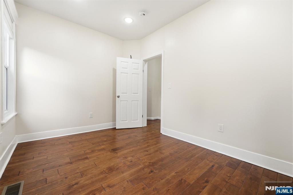 244 Clinton Avenue 1 - Photo 4