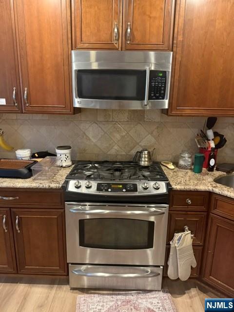 421 4th St, Carlstadt, NJ 07072