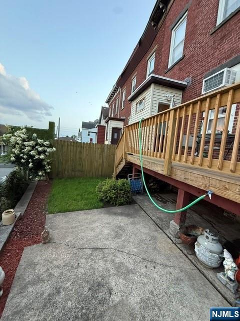 421 4th St, Carlstadt, NJ 07072