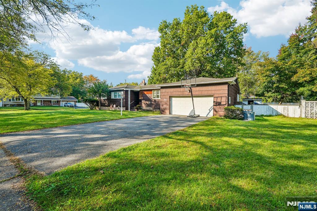 1 Raleigh Lane - Photo 2