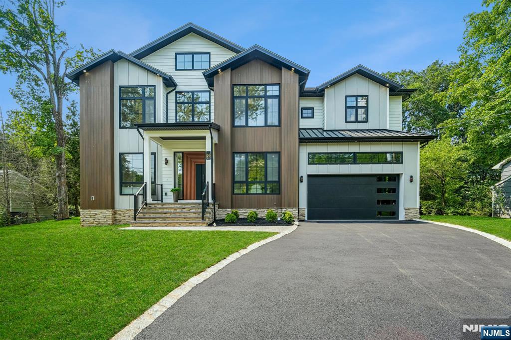 83 Falcon Road - Photo 1