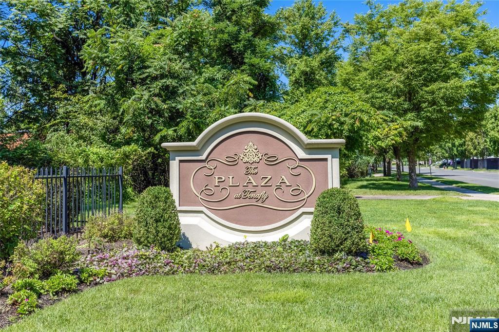 1310 The Plaza 1310 - Photo 1