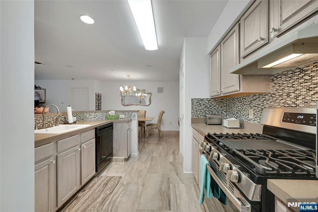 189 Forest Avenue 411 - Photo 4