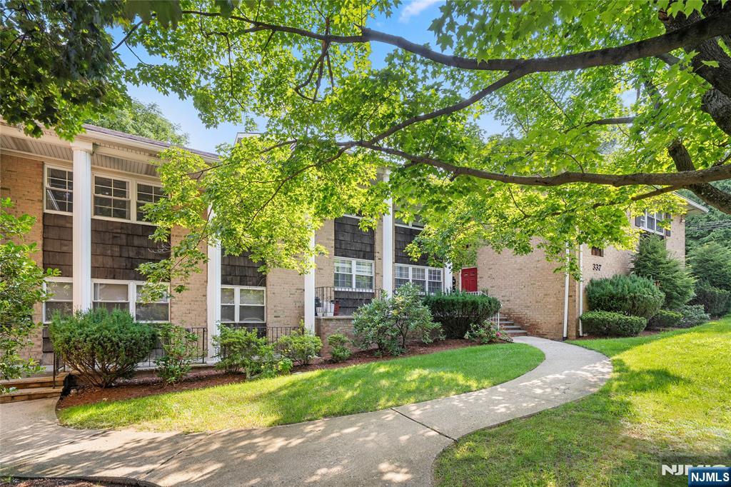 337 Fort Lee Road 1D - Photo 1