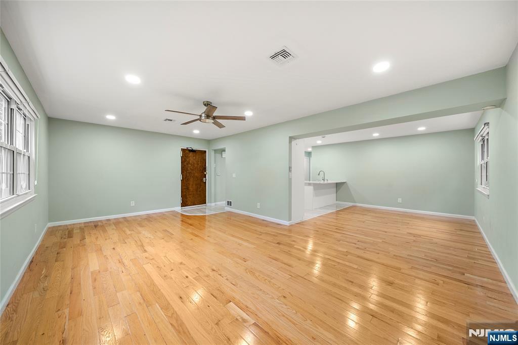 337 Fort Lee Road 1D - Photo 3
