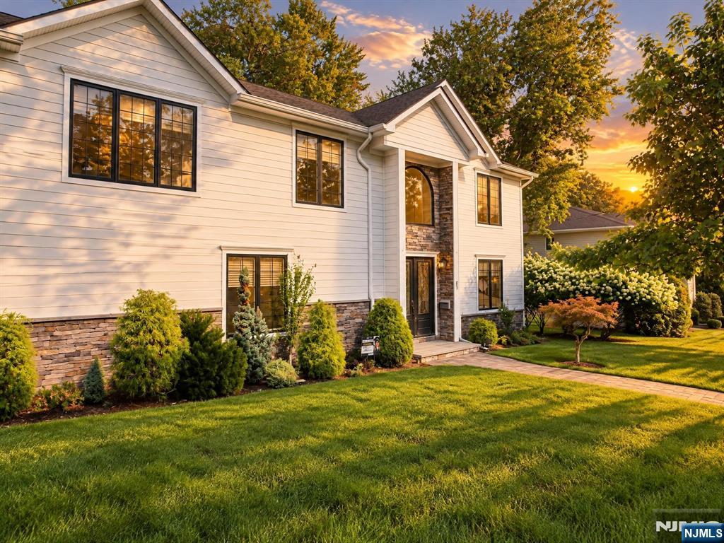 83 Holland Avenue - Photo 1