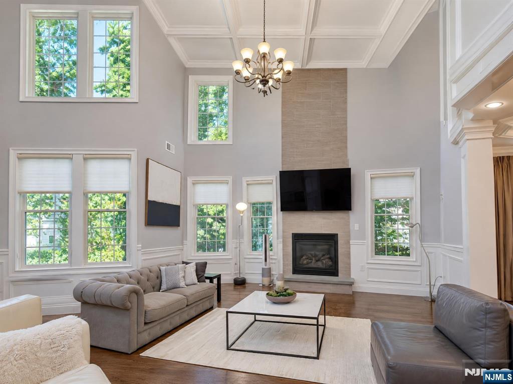 83 Holland Avenue — photo 11