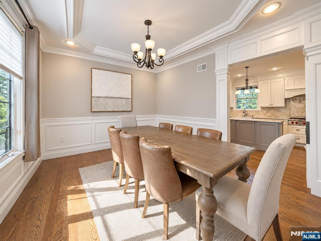83 Holland Avenue — photo 18