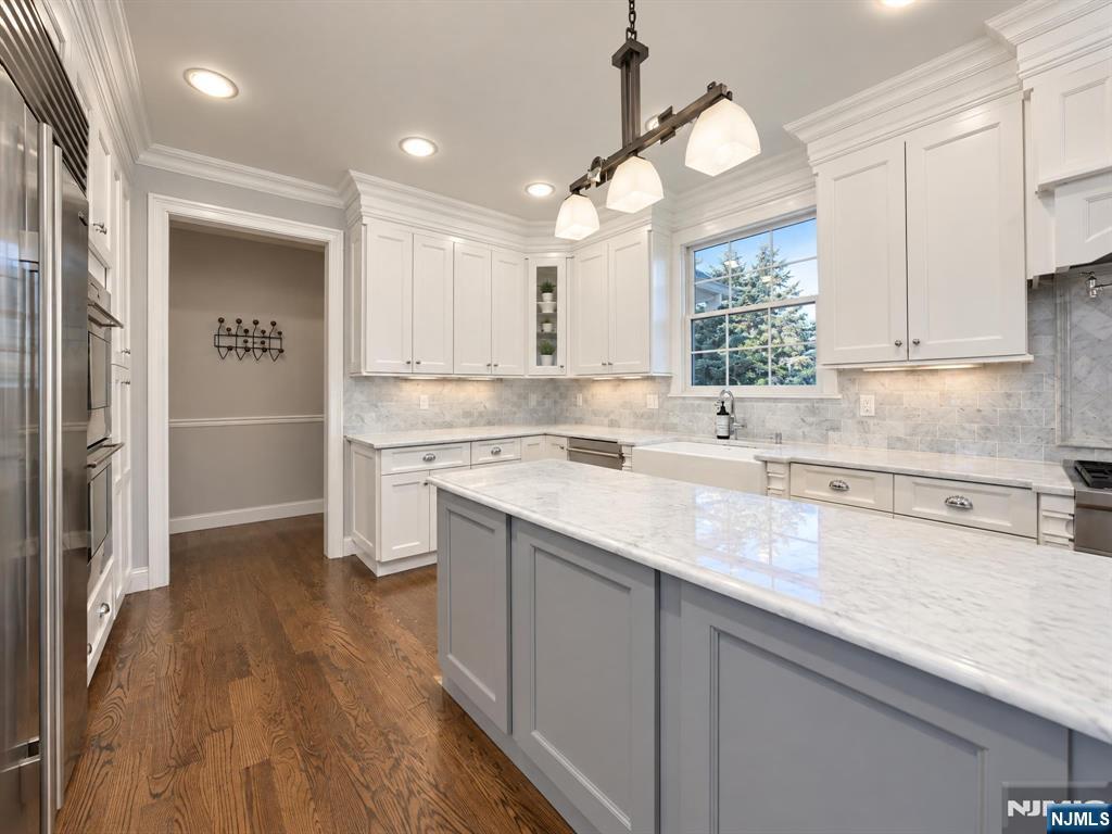 83 Holland Avenue — photo 20