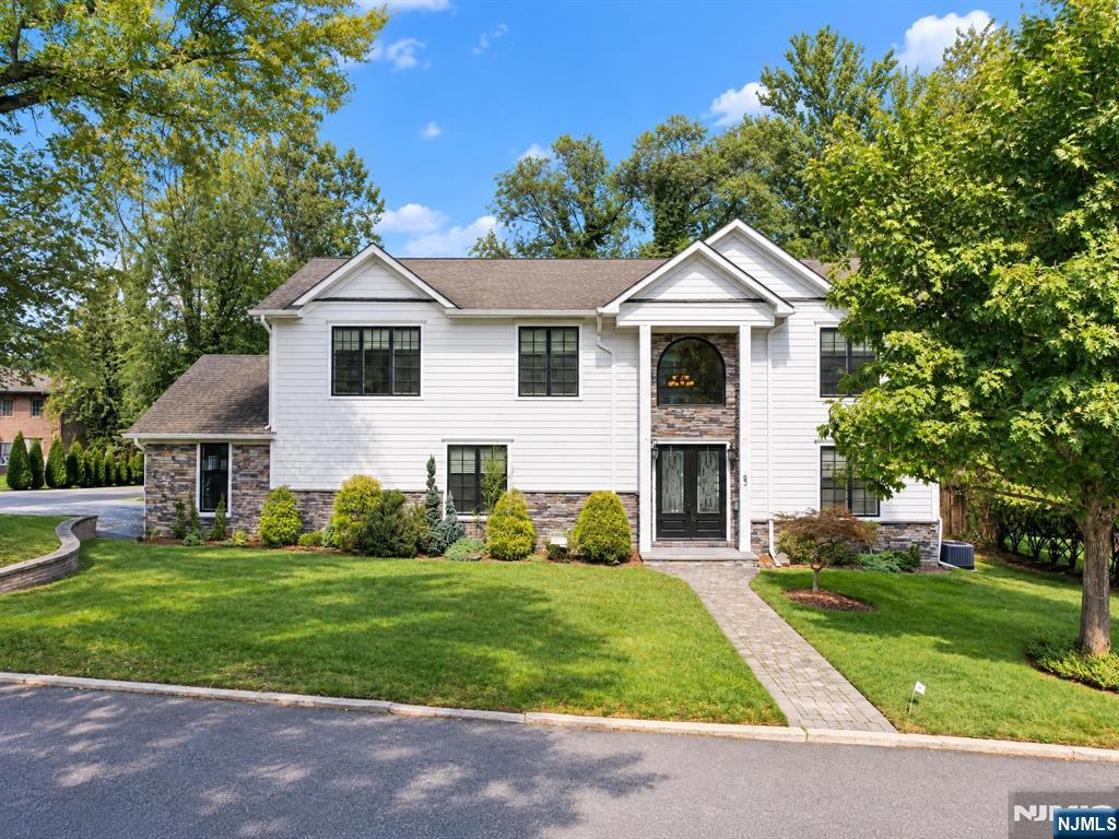 83 Holland Avenue - Photo 3