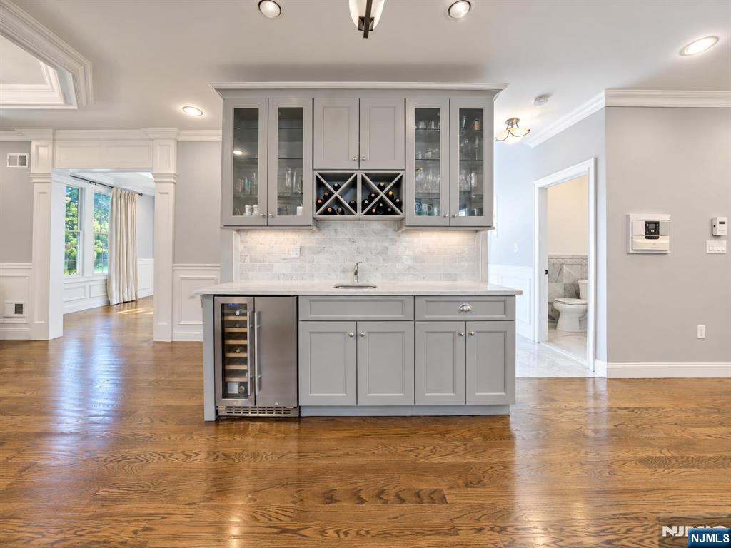 83 Holland Avenue — photo 22