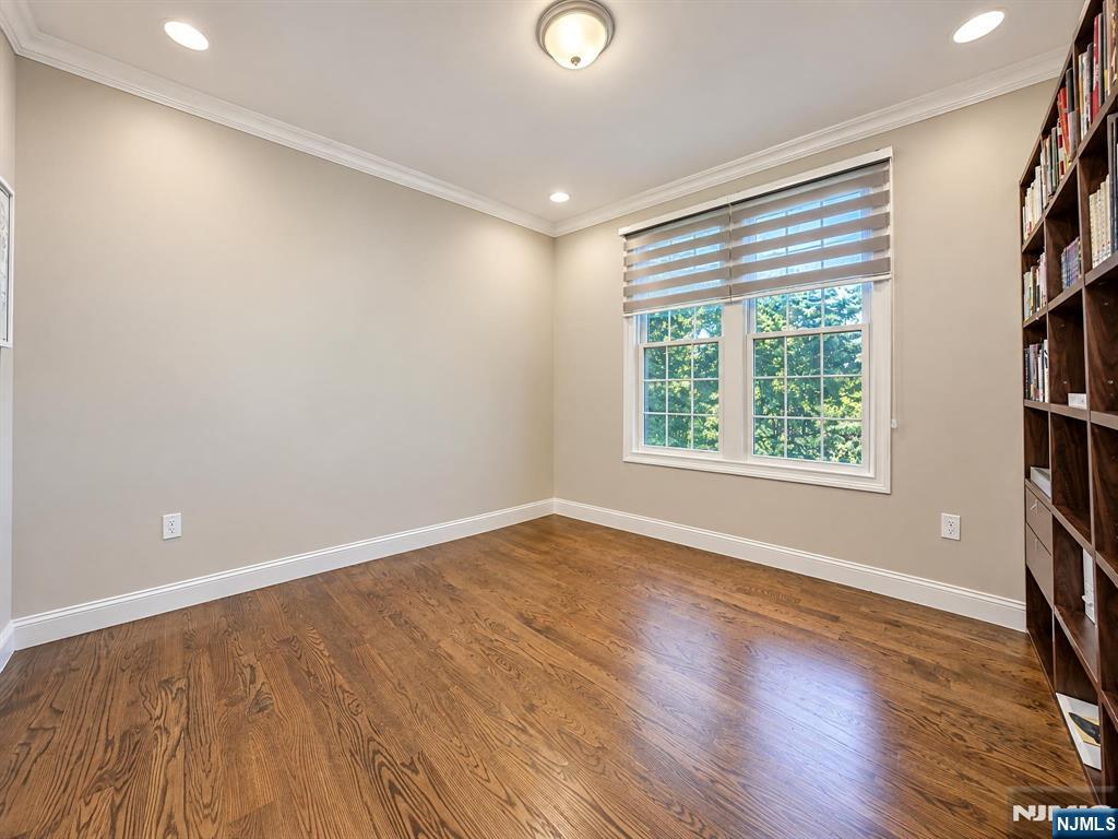 83 Holland Avenue — photo 23