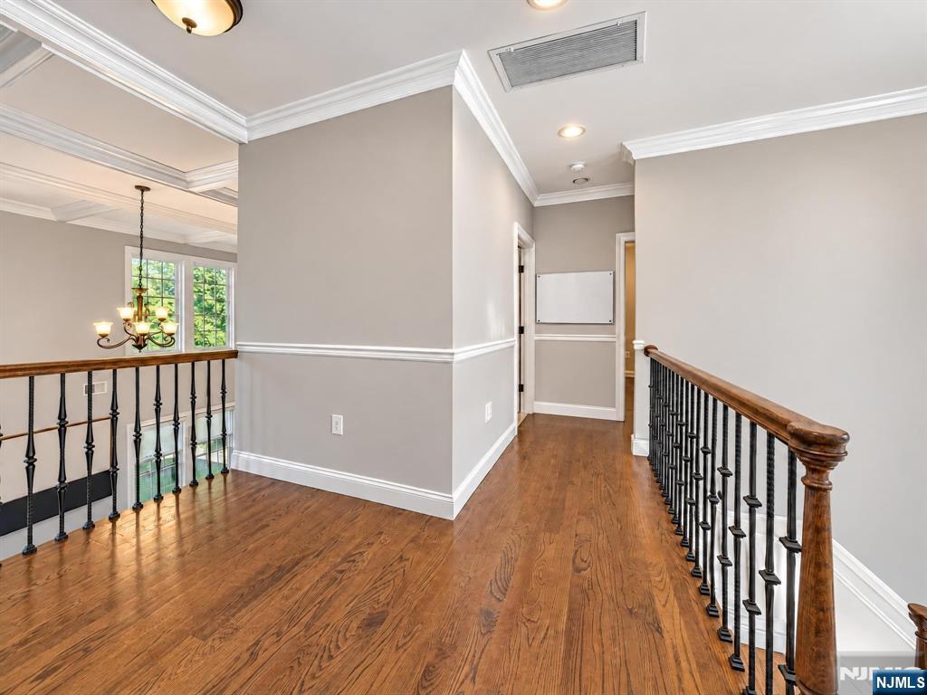 83 Holland Avenue — photo 26