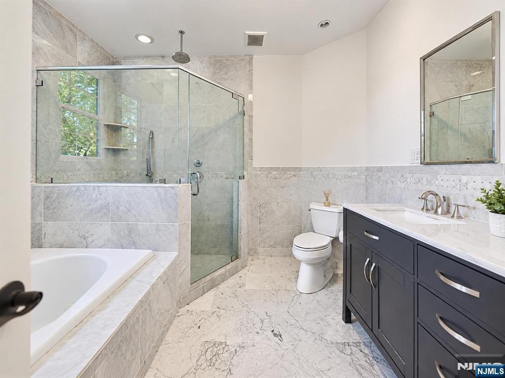 83 Holland Avenue — photo 31
