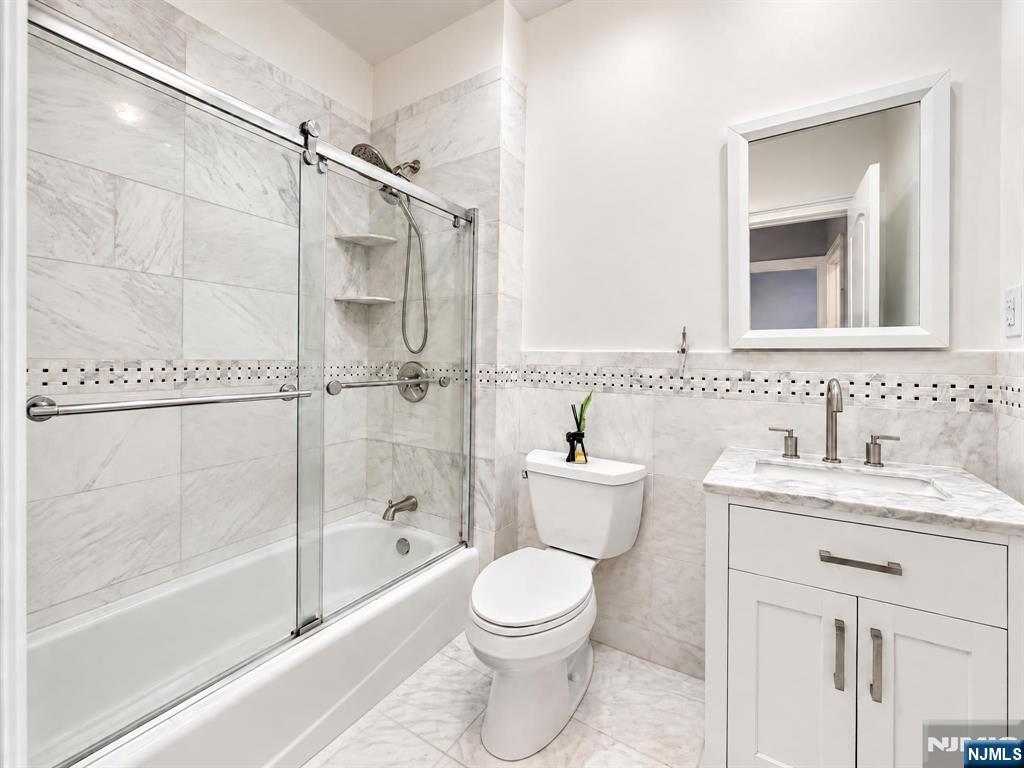 83 Holland Avenue — photo 40