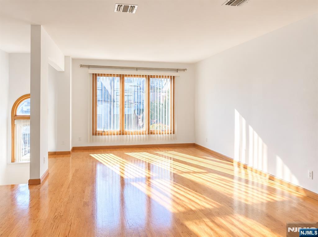 1611A Gerome Avenue A - Photo 2