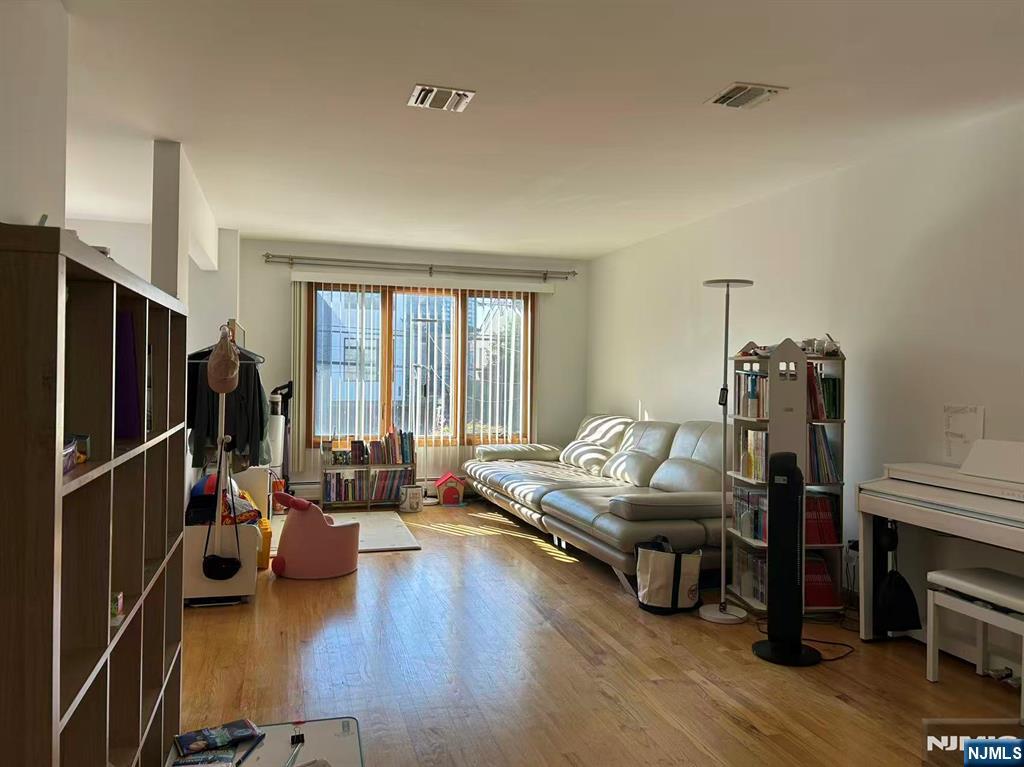 1611A Gerome Avenue A - Photo 2