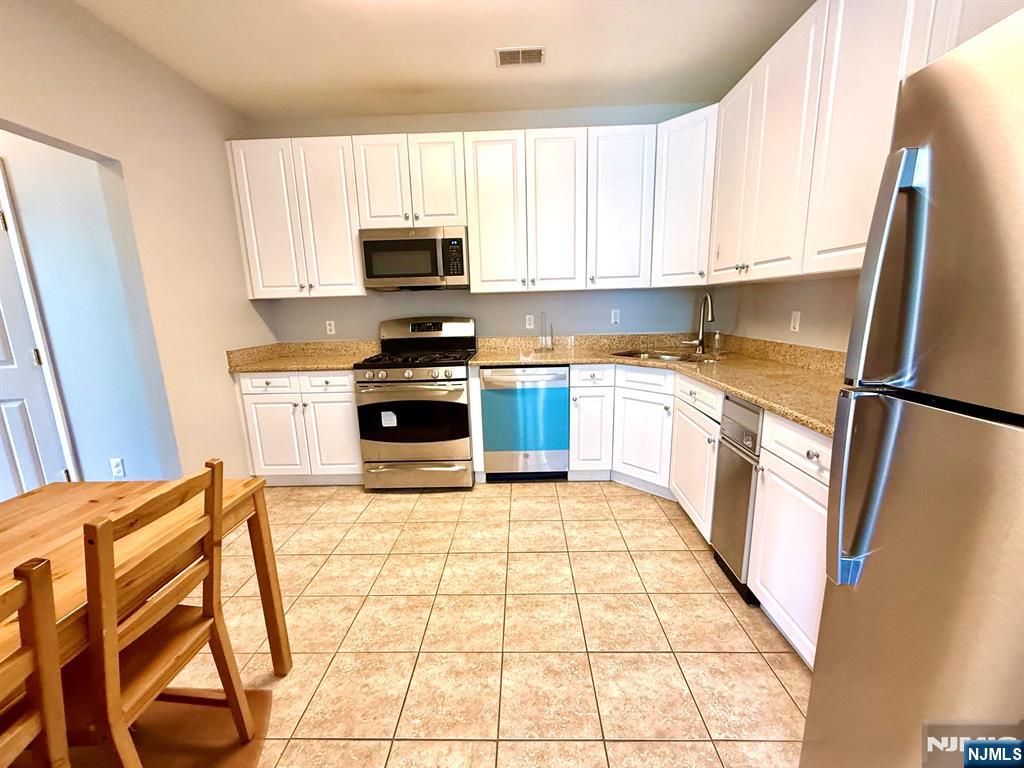 200 Dey Street 213 - Photo 3