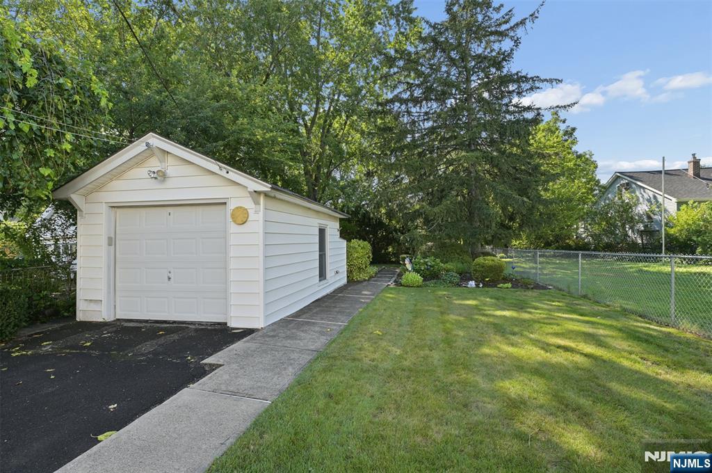 11 Concord Avenue - Photo 3
