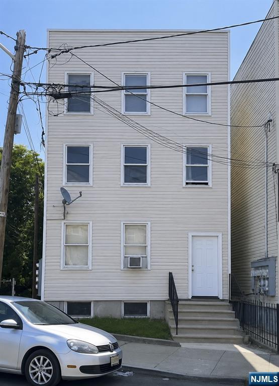 23 Highland Street 3 - Photo 1