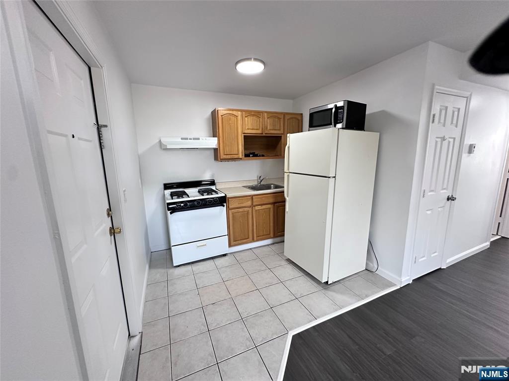 23 Highland Street 3 - Photo 2