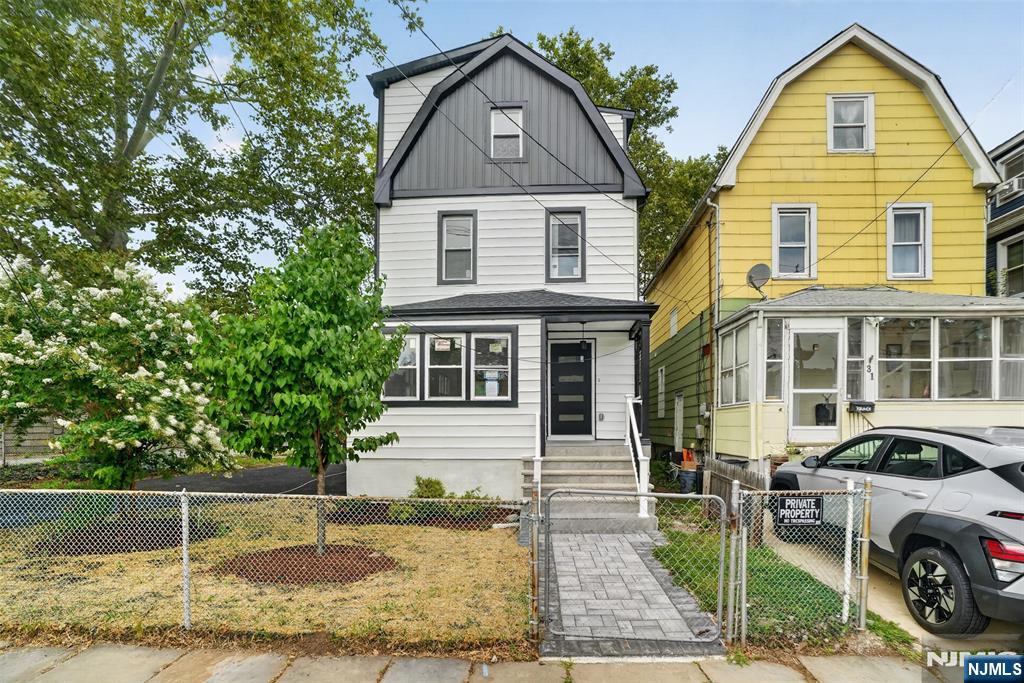 33 Race Street - Photo 1