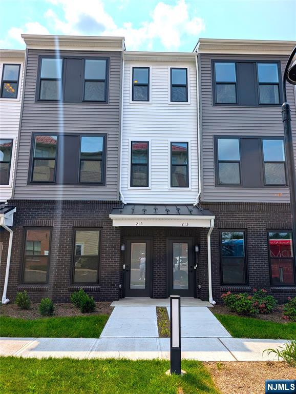 200 Balsam Street 212 - Photo 2