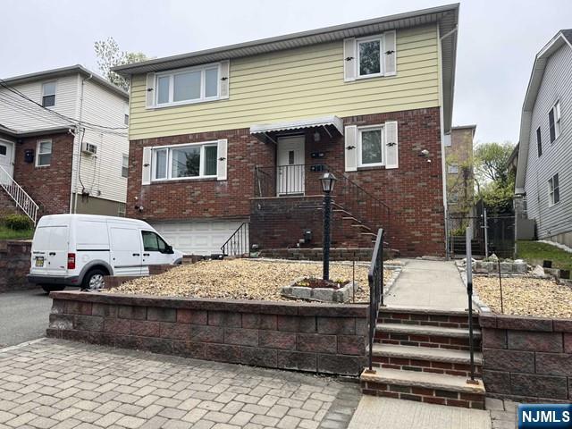 544 6th Street 2nd floor - Photo 1