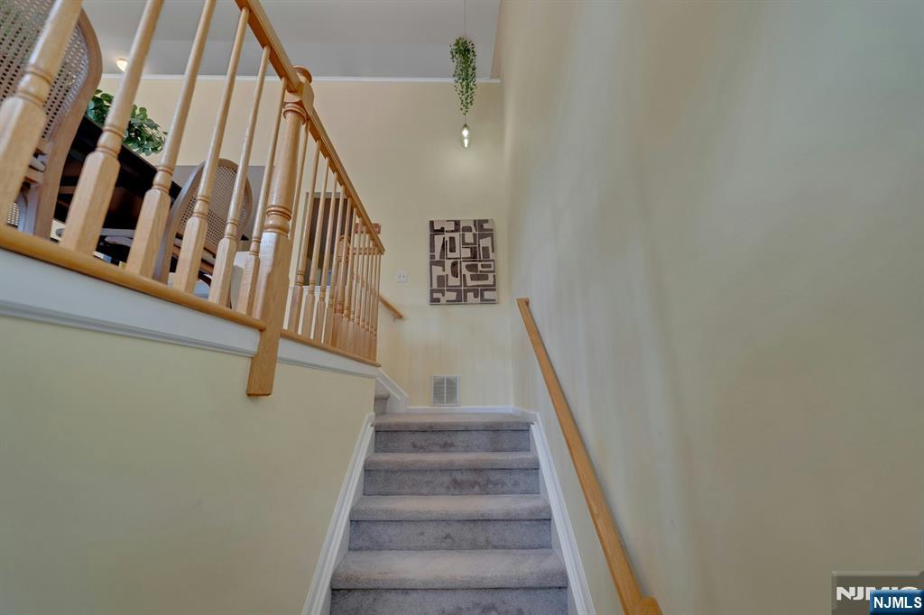 326 Winthrop Drive - Photo 2