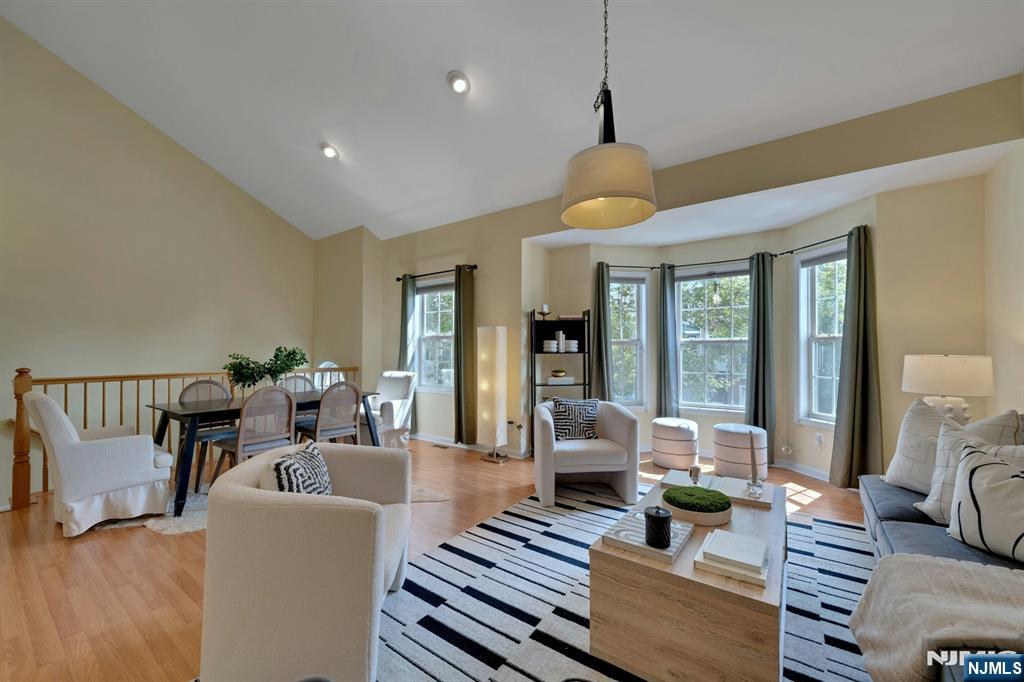 326 Winthrop Drive - Photo 4