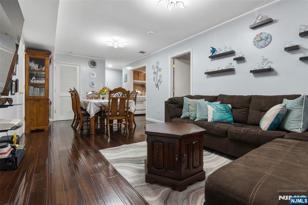395 College Drive 395 - Photo 1