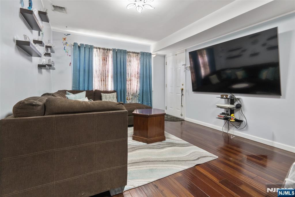 395 College Drive 395 - Photo 3